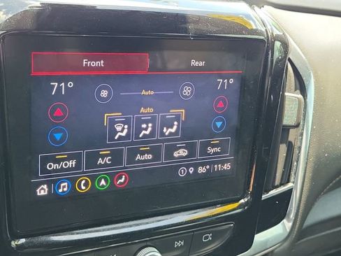 Used 2023 Chevrolet Traverse RS FWD image 32