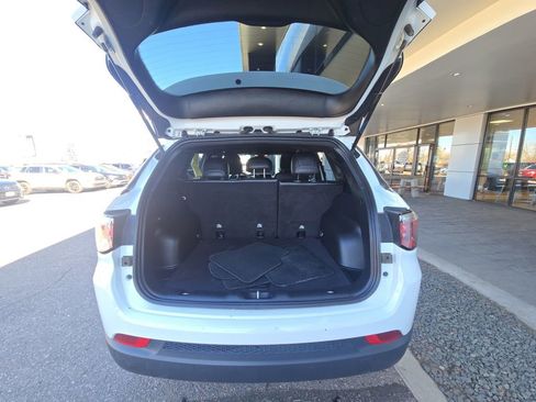 Used 2024 Jeep Compass Latitude image 17