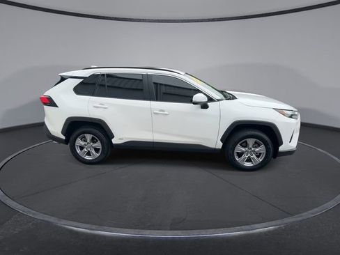 Used 2025 Toyota RAV4 XLE image 18