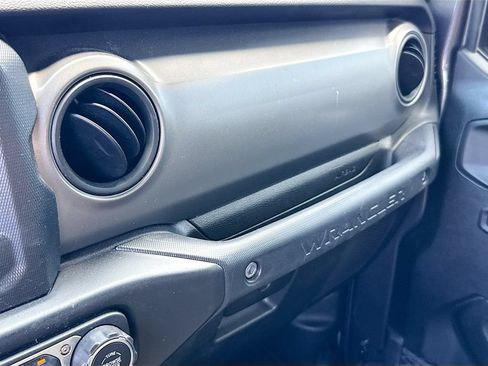 Used 2022 Jeep Wrangler Unlimited Sport AWD/4WD image 22