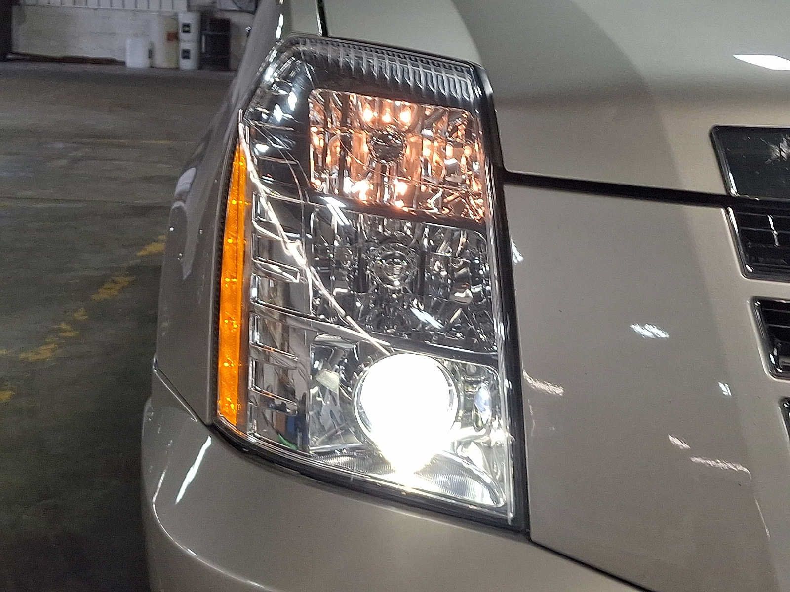 Used 2008 Cadillac Escalade EXT AWD/4WD image 9