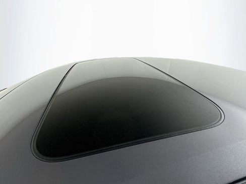 Used 2019 Honda Civic EX-L image 9
