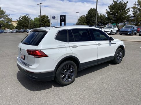 Certified 2023 Volkswagen Tiguan SE FWD image 44