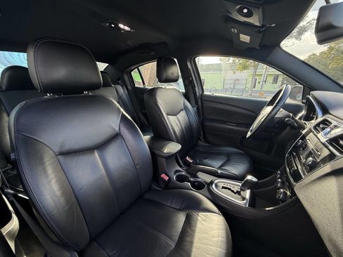 Used 2013 Chrysler 200 Limited image 19