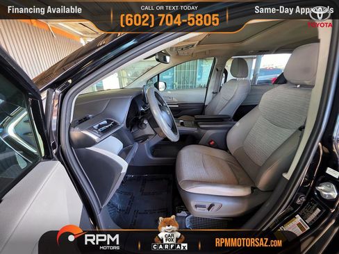 Used 2021 Toyota Sienna LE w/ LE Plus Package image 9