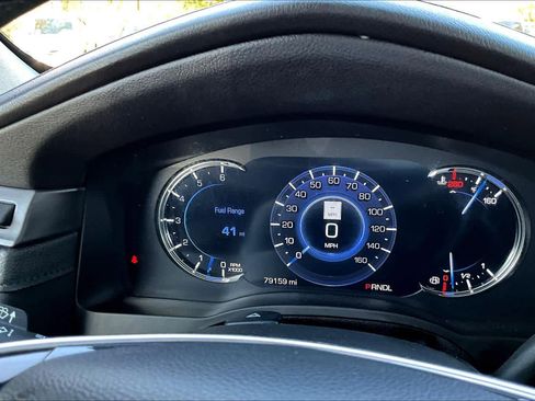 Used 2018 Cadillac Escalade Luxury image 24