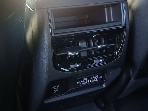 Used 2024 Jeep Grand Cherokee Altitude AWD/4WD image 32