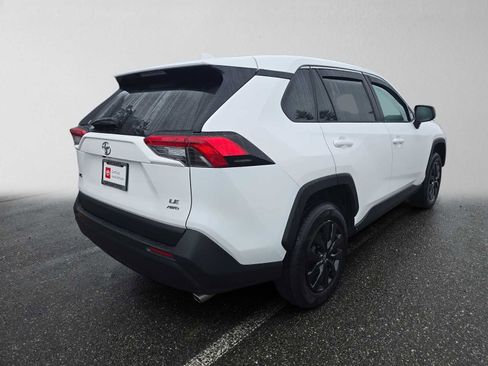 Used 2024 Toyota RAV4 LE AWD/4WD image 7