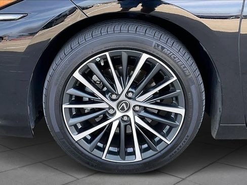 Used 2023 Lexus ES 350 w/ Premium Package image 10