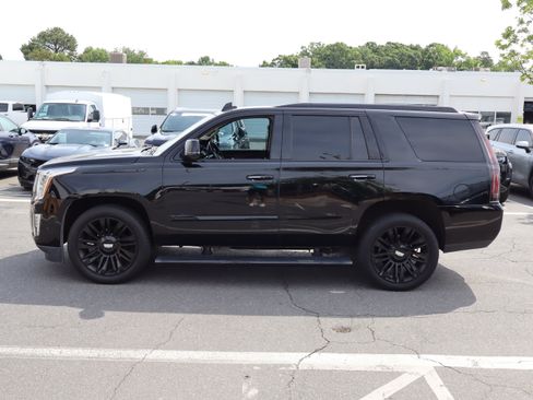Used 2017 Cadillac Escalade Premium Luxury RWD image 18