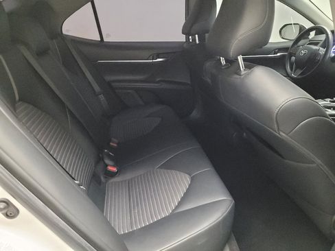 Used 2018 Toyota Camry SE w/ Convenience Package FWD image 19