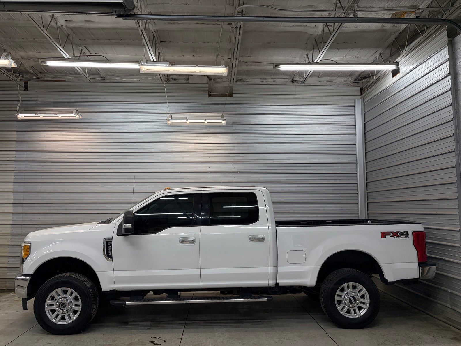 Used 2017 Ford F250 XLT w/ XLT Value Package AWD/4WD image 9