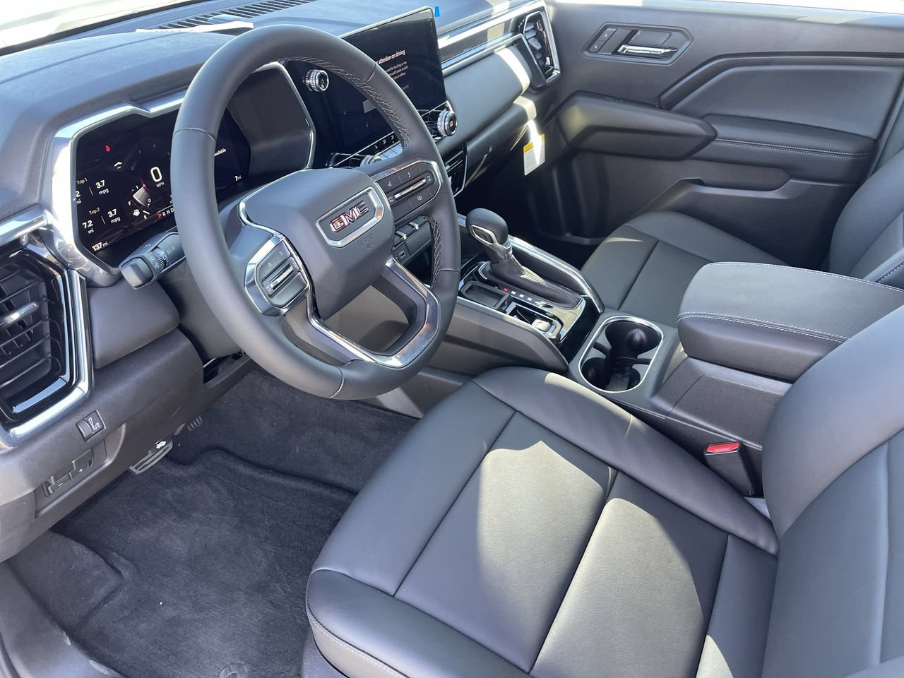 New 2026 GMC Canyon Elevation w/ Convenience Package RWD image 10