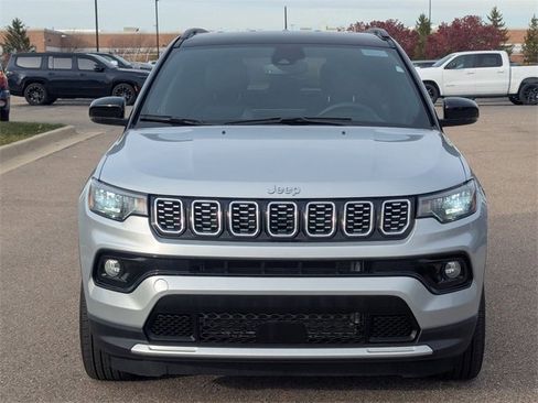 Used 2024 Jeep Compass Limited image 8