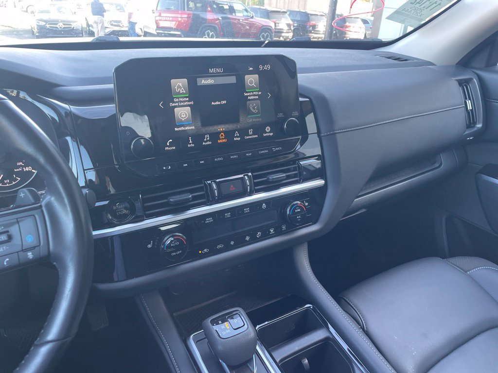Used 2025 Nissan Pathfinder SL AWD/4WD image 9