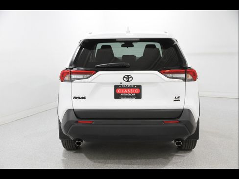 Used 2024 Toyota RAV4 LE image 19
