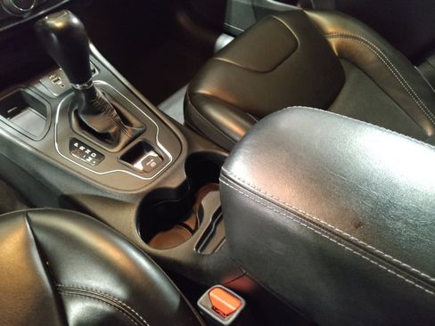 Used 2019 Jeep Cherokee Latitude Plus image 26