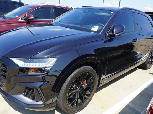 Used 2021 Audi Q8 Prestige w/ Prestige Package AWD/4WD image 4