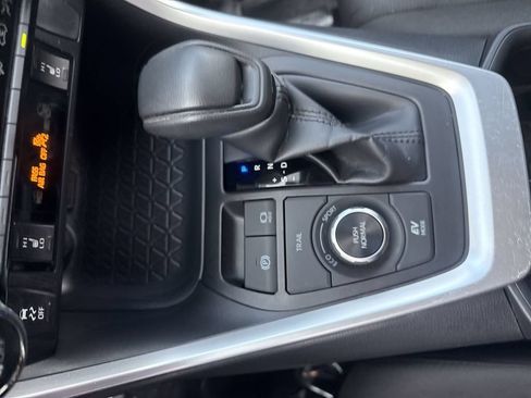 Used 2024 Toyota RAV4 XLE w/ Convenience Package AWD/4WD image 22