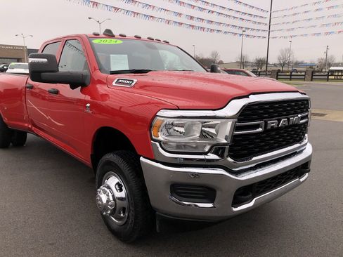 Used 2024 RAM 3500 Tradesman w/ Towing Technology Group image 7
