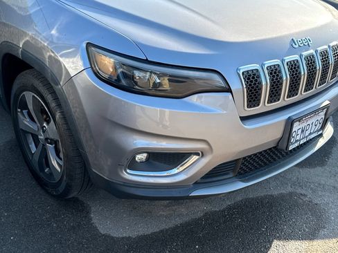 Used 2019 Jeep Cherokee Limited FWD image 2
