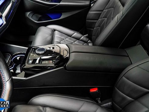 Used 2025 BMW i5 M60 w/ Premium Package image 16