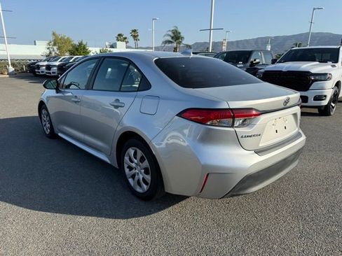Used 2025 Toyota Corolla LE FWD image 2