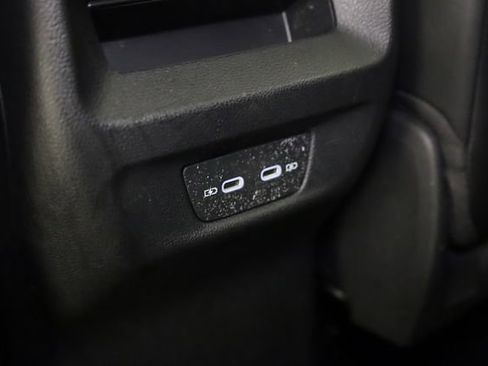 Used 2025 Volkswagen Tiguan SE FWD image 29