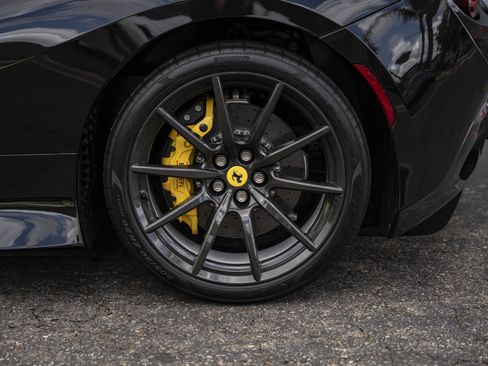 Certified 2022 Ferrari F8 Tributo RWD image 29