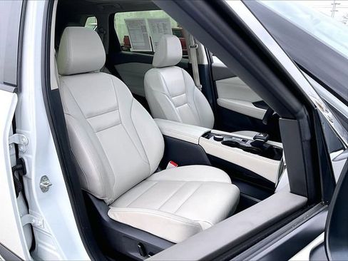 Used 2023 Nissan Rogue SL image 11