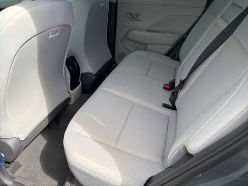 Used 2025 Hyundai Kona SEL image 10