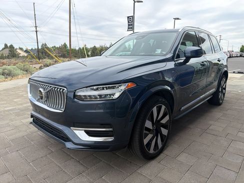 Used 2023 Volvo XC90 T8 Ultimate w/ Protection Package Premier AWD/4WD image 4