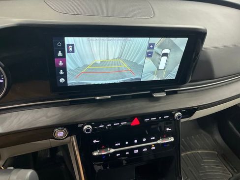 Certified 2022 Kia Carnival SX image 17