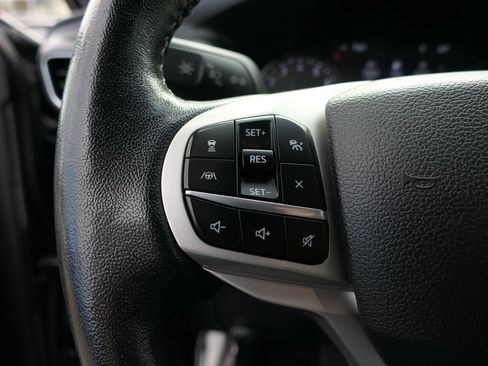 Used 2023 Ford Explorer XLT w/ Equipment Group 202A RWD image 16