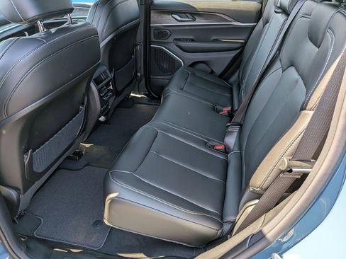 New 2026 Jeep Grand Cherokee Limited RWD image 28