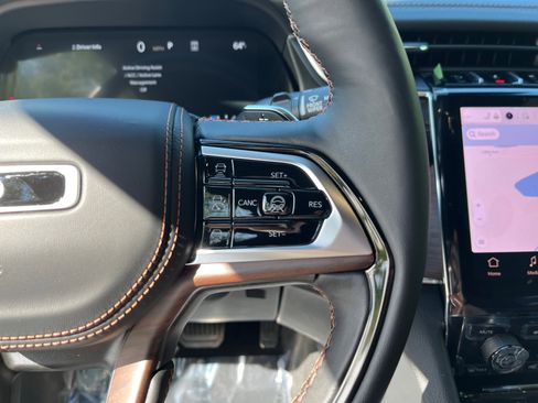 New 2025 Jeep Grand Cherokee Summit image 44