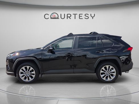 Certified 2025 Toyota RAV4 XLE Premium FWD image 2