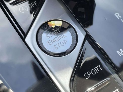 Used 2022 BMW X5 M50i image 32