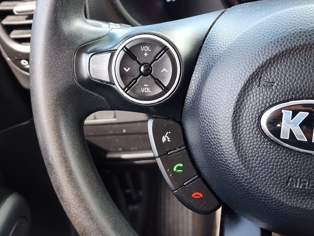 Used 2017 Kia Soul + FWD image 25