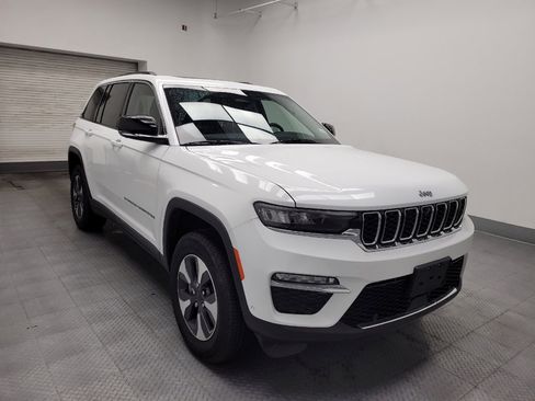 Used 2022 Jeep Grand Cherokee Limited 4xe w/ Luxury Tech Group II image 13