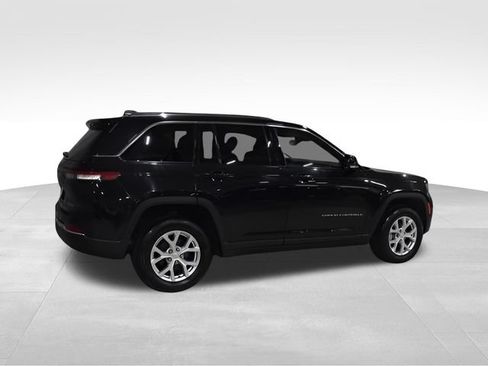 Used 2023 Jeep Grand Cherokee Limited AWD/4WD image 10