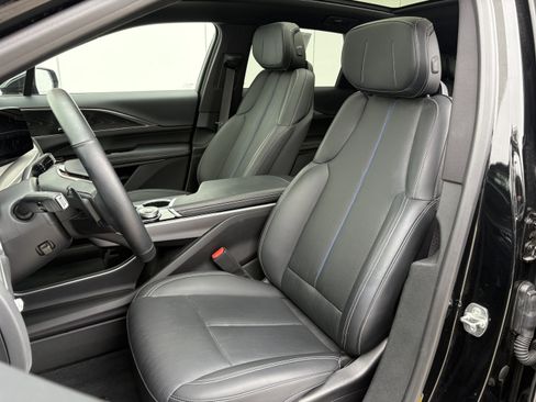 Certified 2024 Cadillac Lyriq Luxury AWD/4WD image 11
