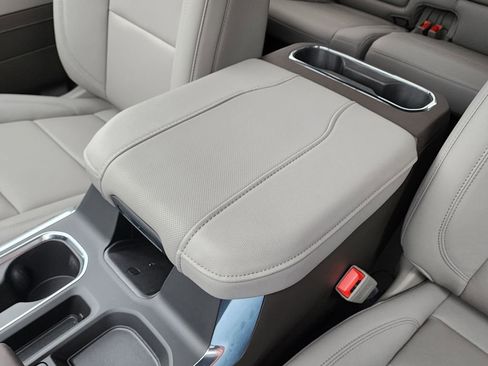 New 2026 GMC Sierra 1500 SLT image 31