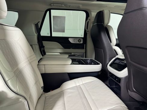 Certified 2023 Lincoln Navigator Black Label AWD/4WD image 18