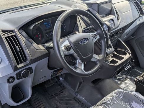 Used 2015 Ford Transit 150 XLT RWD image 11