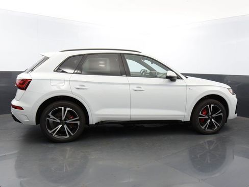 Certified 2025 Audi Q5 2.0T Premium Plus w/ Premium Plus Package image 6