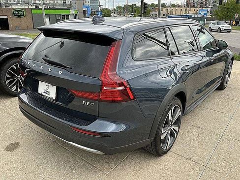 Certified 2026 Volvo V60 B5 Cross Country Plus w/ Climate Package AWD/4WD image 6