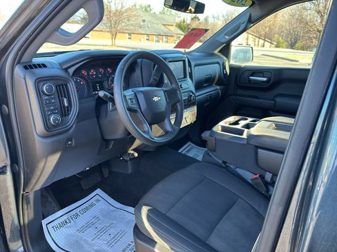 Used 2020 Chevrolet Silverado 1500 Custom w/ Custom Value Package image 10