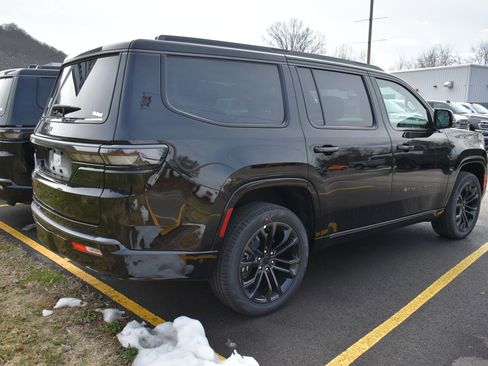 New 2026 Jeep Grand Wagoneer Limited image 5