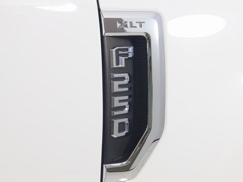 Used 2019 Ford F250 XLT image 36